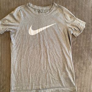 Boys’ Nike dri fit t-shirt.
